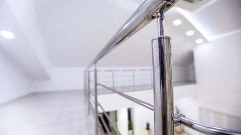 Como limpar guarda-corpo de inox e manter o brilho por mais tempo