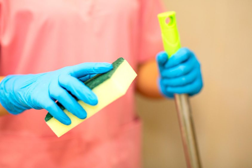 Como realizar uma limpeza pós-obra eficiente?