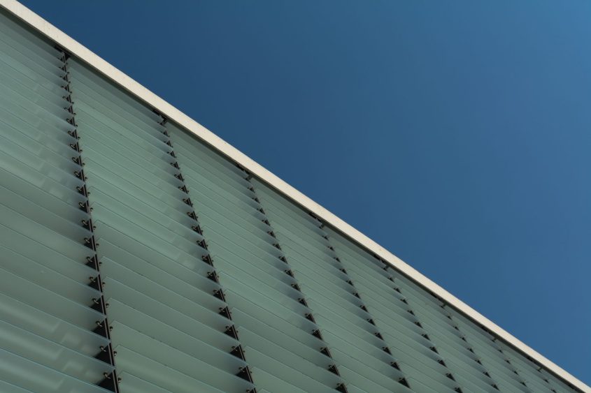 Telha Sanduiche: a solução moderna e eficiente para coberturas residenciais e comerciais